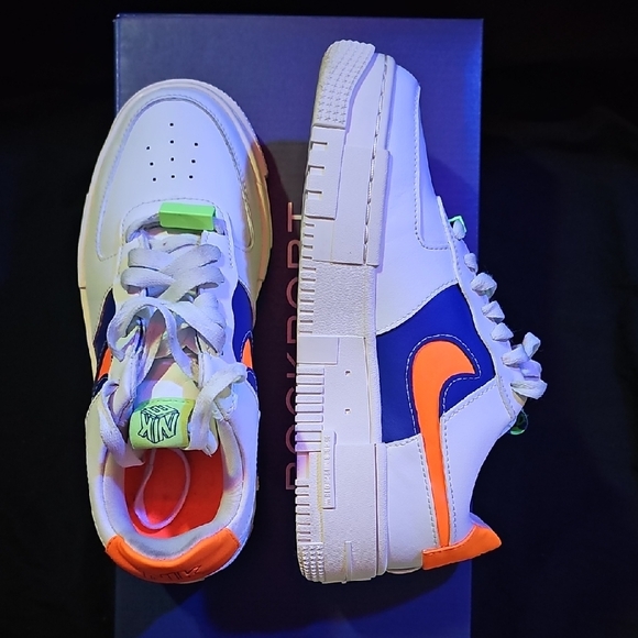 *Like New* Nike Womans Airforce 1 Pixel Lows - Picture 7 of 11
